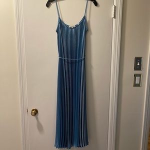 Blue Vince tie-waist pleated dress